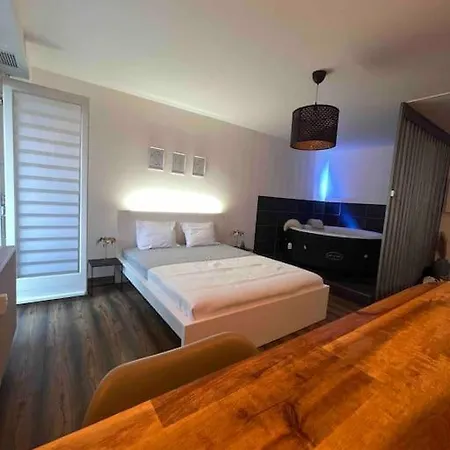 Grand Avec Jacuzzi Daire *